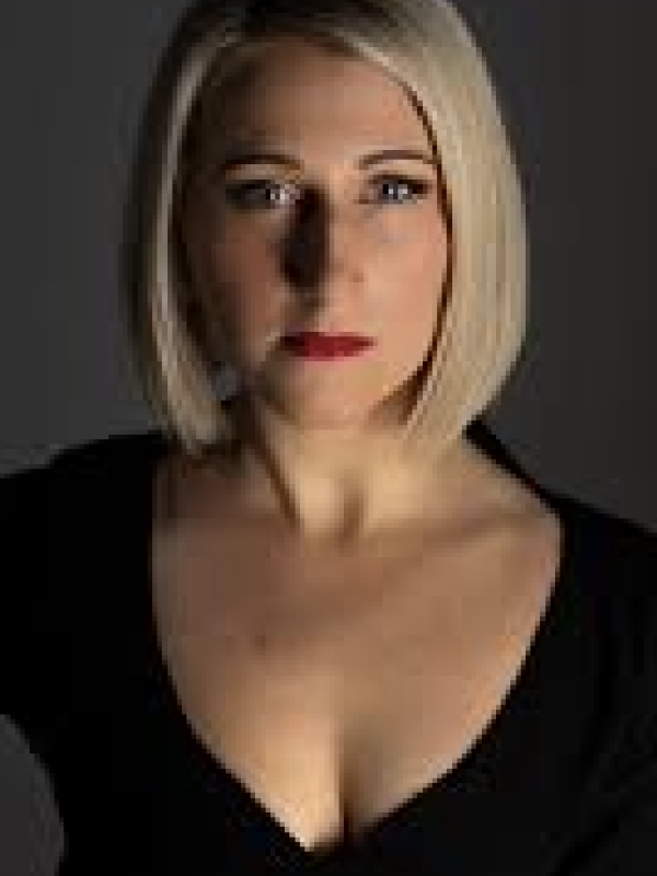 Elena Gabrielle Comedy Club Haug