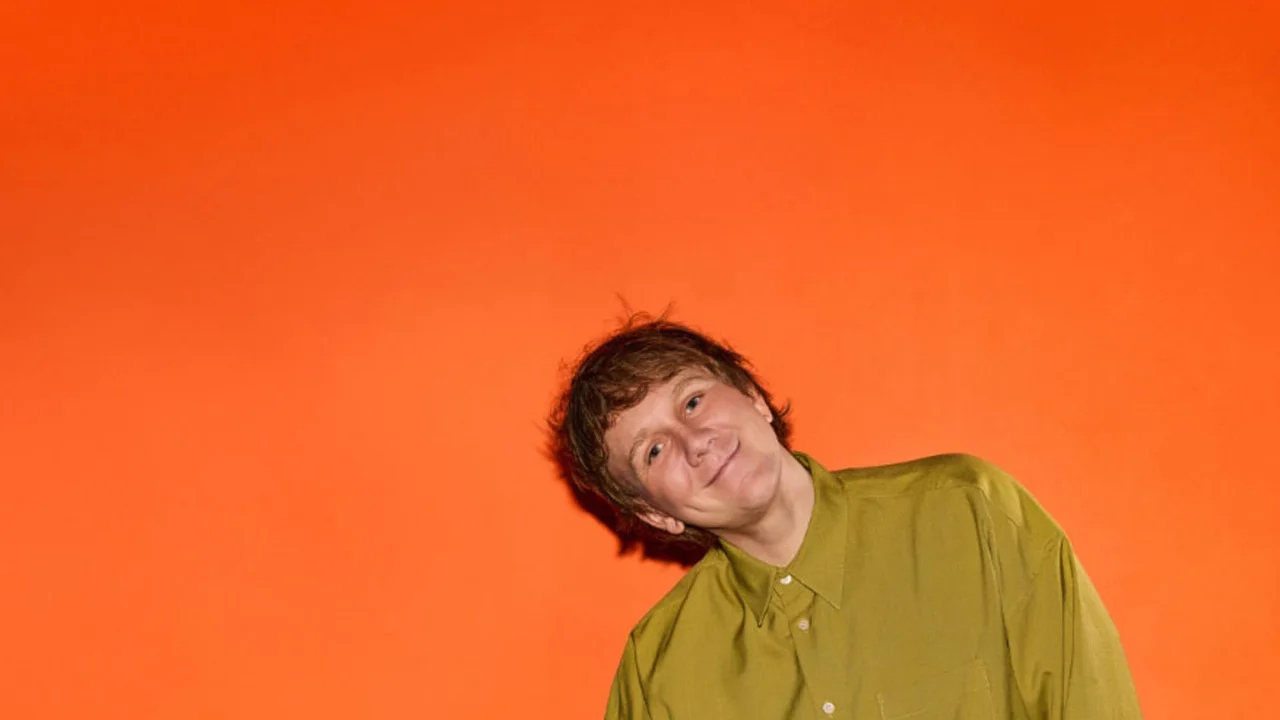 Josh Thomas